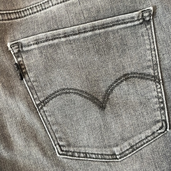 Levi’s High Rise Skinny - Picture 4 of 10
